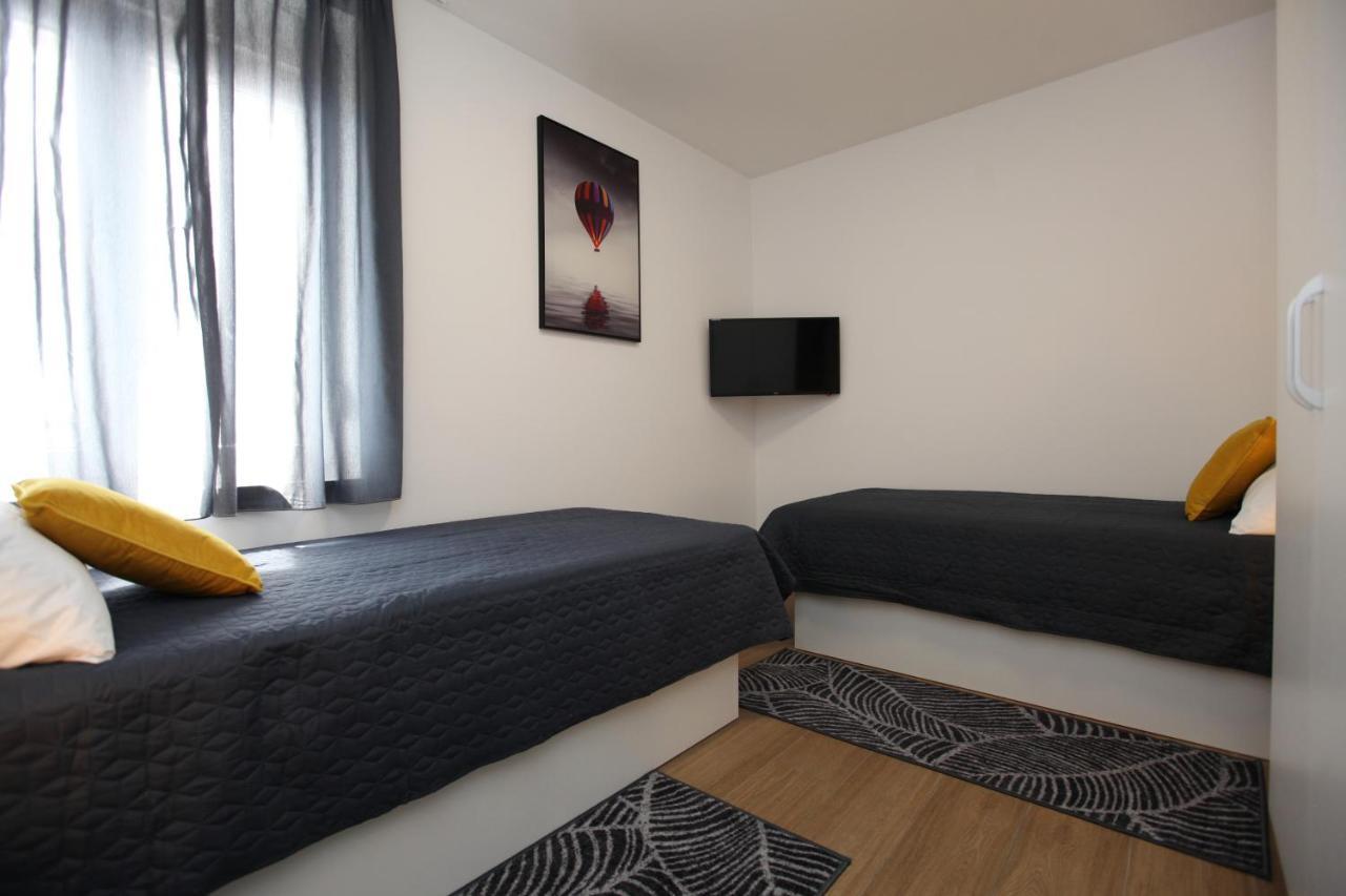 Apartmani Ive Trogir Exterior photo